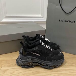 BALENCIAGA TRIPLE S SNEAKER – BB194