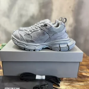 BALENCIAGA MEN’S 3XL SNEAKER – BB230