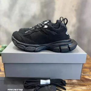 BALENCIAGA MEN’S 3XL SNEAKER – BB231