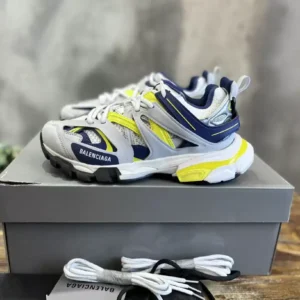 BALENCIAGA TRACK SNEAKER – BB250