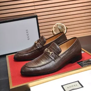 GUCCI JORDAAN LOAFER IN BROWN CROCODILE – LDG27