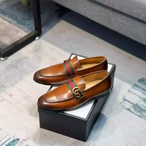 GUCCI LEATHER LOAFER WITH DOUBLE G AND WEB IN BROWN – LDG26
