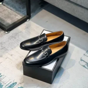GUCCI LOAFER WITH HORSEBIT IN BLACK – LDG24